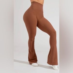 ✨BuffBunny Foxy Flare Leggings✨